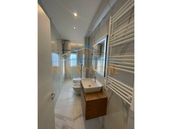 Tirane, jepet me qera apartament 2+1+Ballkon Kati 6, 110 m² 1.300 € (KODRA E DIELLIT)