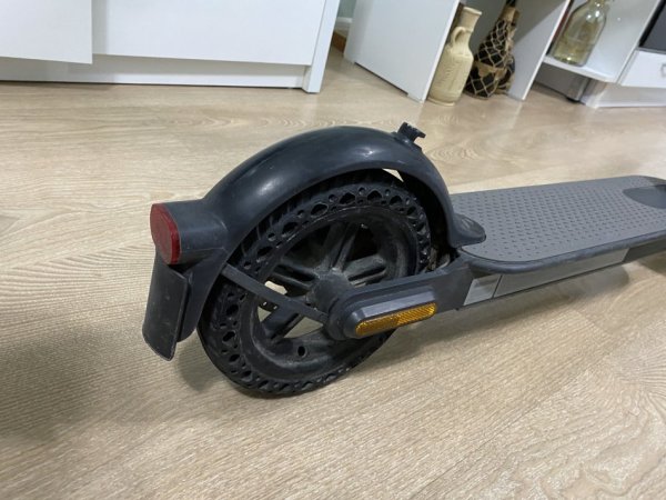 Tirane, shes biciklete elektrike Scooter xiaomi essential gri metalizato 1 €