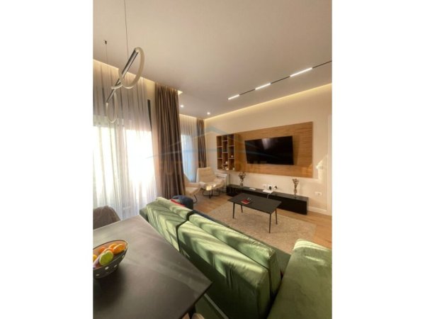 Tirane, jepet me qera apartament 1+1 Kati 3, 70 m² 900 € (Rruga e Kosovareve)
