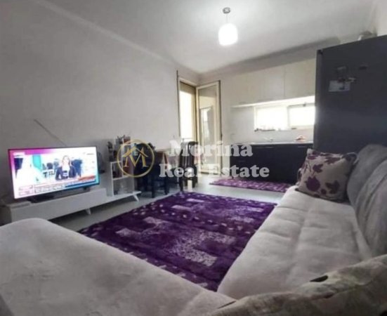 Tirane, jepet me qera apartament 2+1 Kati 3, 92 m² 700 € (Komuna Parisit)
