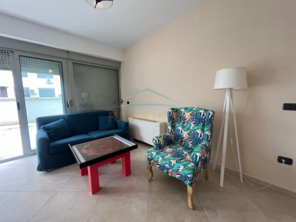 Tirane, jepet me qera apartament+verande | Penthouse 2+1+Ballkon Kati 3, 120 m² 1.200 € (Blloku)