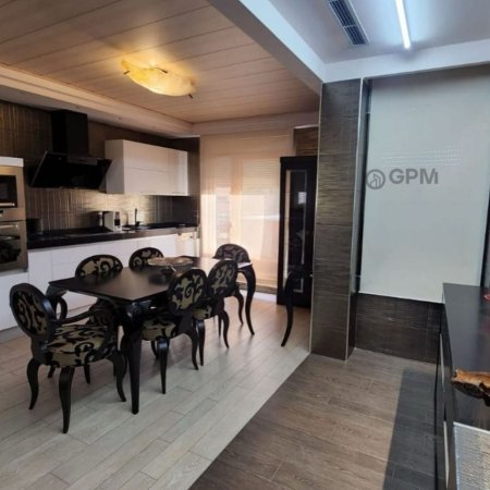 Tirane, jepet me qera apartament 2+1 Kati 7, 254 m² 1.200 € (Ish Ekspozita)