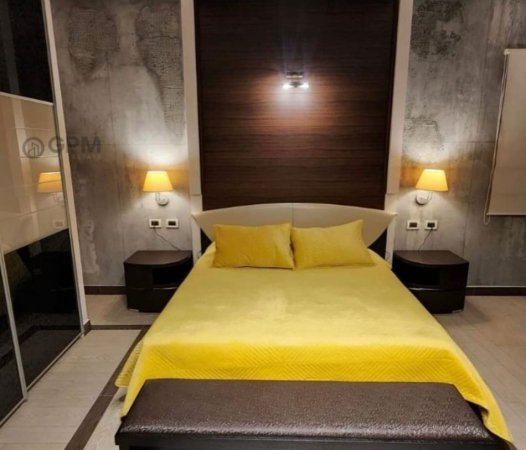 Tirane, jepet me qera apartament 2+1 Kati 7, 254 m² 1.200 € (Ish Ekspozita)