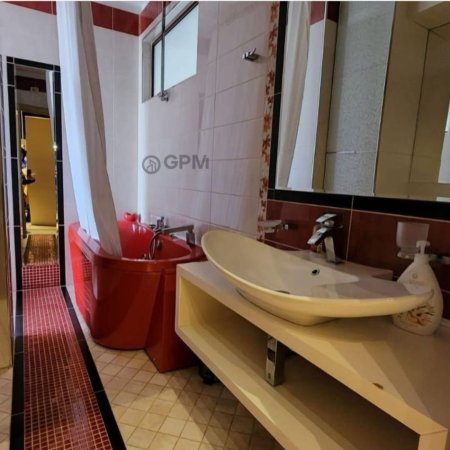 Tirane, jepet me qera apartament 2+1 Kati 7, 254 m² 1.200 € (Ish Ekspozita)