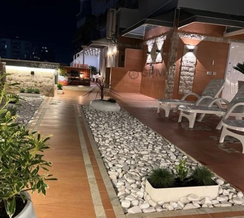 Tirane, jepet me qera apartament 2+1 Kati 7, 254 m² 1.200 € (Ish Ekspozita)