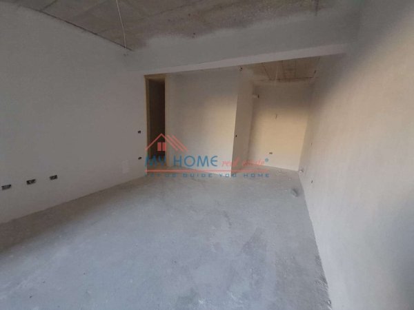 Tirane, shes apartament 1+1+Ballkon Kati 3, 71 m² 91.700 € (porcelan)