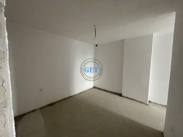 Durres, shitet apartament 2+1 Kati 4, 105 m² 88.000 € (Ujësjellës Kanalizime)