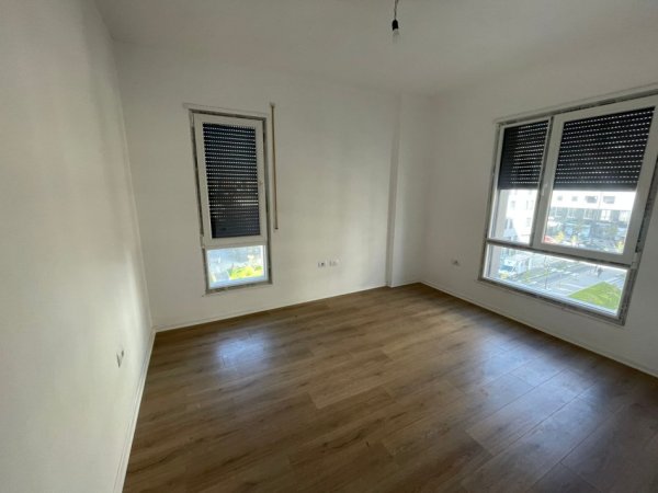 Tirane, jepet me qera apartament 2+1 Kati 4, 100 m² 500 € (Kompleksi Erli)