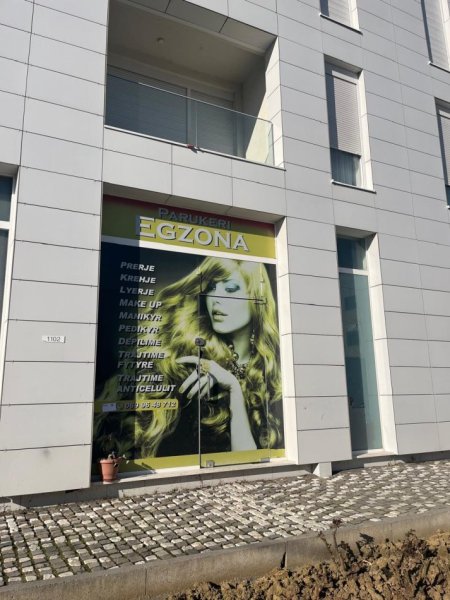 Tirane, shitet dyqan Kati 0, 42 m² 85.000 € (Rr. Siri Kodra, Kompleksi Siri 1.)