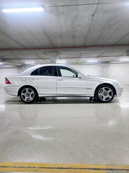 Tirane, shes makine Mercedes C Klass Elegance Benzin+Gaz, gri metalizato automatik Kondicioner 299.000 km 4.500 €