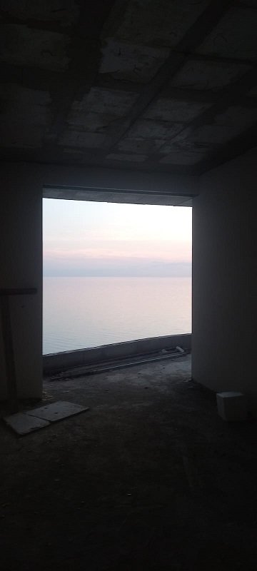Shëngjin shitet banesë 1+1 me pamje nga deti, rana e hedhun