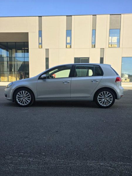 Tirane, shes VW GOLF 6 2.0TDI VITI 2009 Nafte, gri metalizato manuale Kondicioner 229.000 km 5.400 €