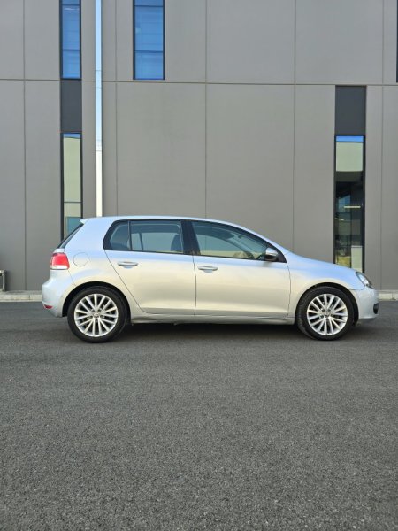 Tirane, shes VW GOLF 6 2.0TDI VITI 2009 Nafte, gri metalizato manuale Kondicioner 229.000 km 5.400 €