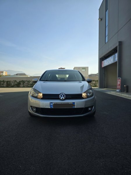 Tirane, shes VW GOLF 6 2.0TDI VITI 2009 Nafte, gri metalizato manuale Kondicioner 229.000 km 5.400 €