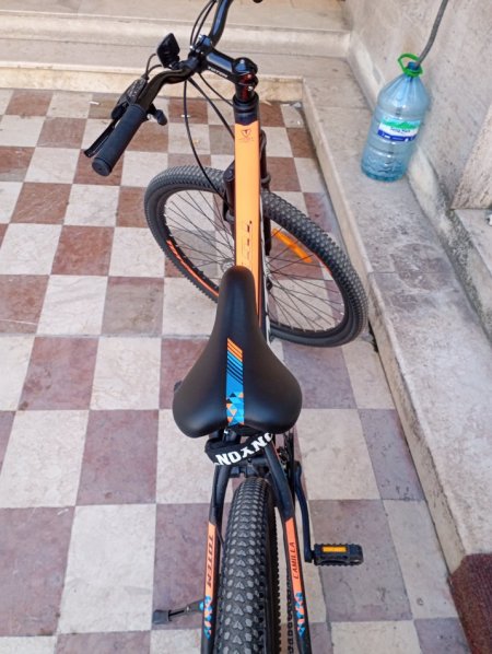 Tirane, shes biciklete per meshkuj Biçiklete Totem 29 Inch portokalli 250 €