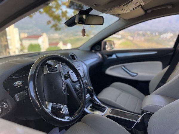 Tirane, shitet makine Ford Mondeo Nafte, kafe automatik Kondicioner 89.400 km 10.500 €