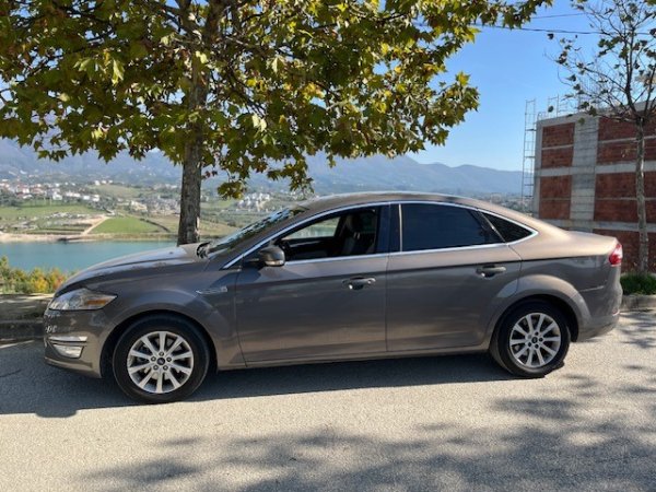 Tirane, shitet makine Ford Mondeo Nafte, kafe automatik Kondicioner 89.400 km 10.500 €