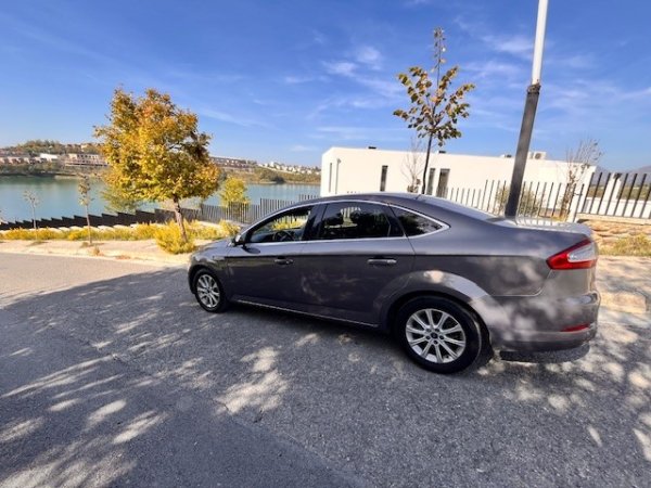 Tirane, shitet makine Ford Mondeo Nafte, kafe automatik Kondicioner 89.400 km 10.500 €