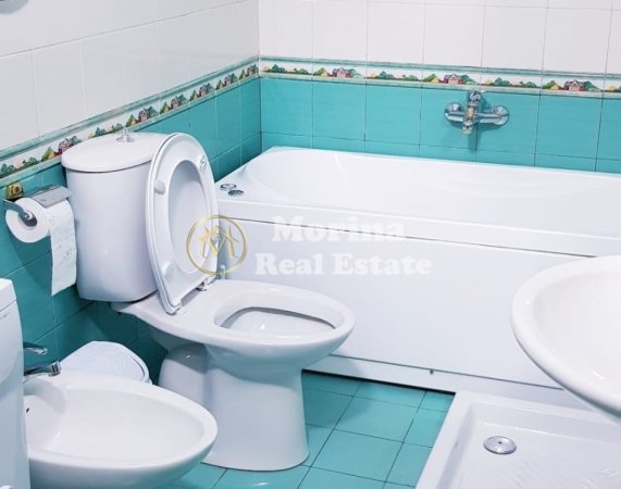 Tirane, jepet me qera apartament 2+1 Kati 1, 90 m² 600 € (Rruga Fortuzi)