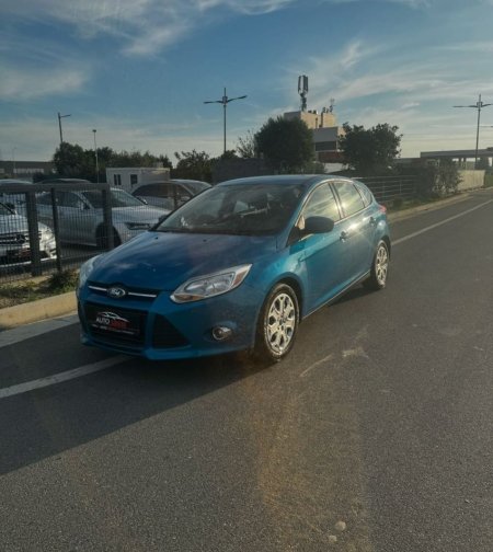 Durres, shes makine Ford Focus 2.0 Automatik Benzin, blu e errët automatik Klima 160.000 km 4.500 €