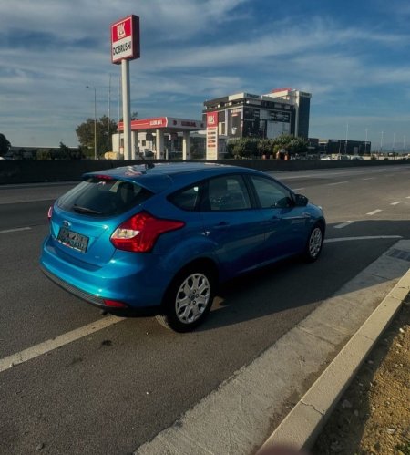 Durres, shes makine Ford Focus 2.0 Automatik Benzin, blu e errët automatik Klima 160.000 km 4.500 €