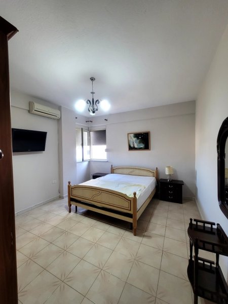Tirane, jepet me qera apartament 2+1+Ballkon Kati 6, 95 m² 550 € (Bulevardi Zogu I)