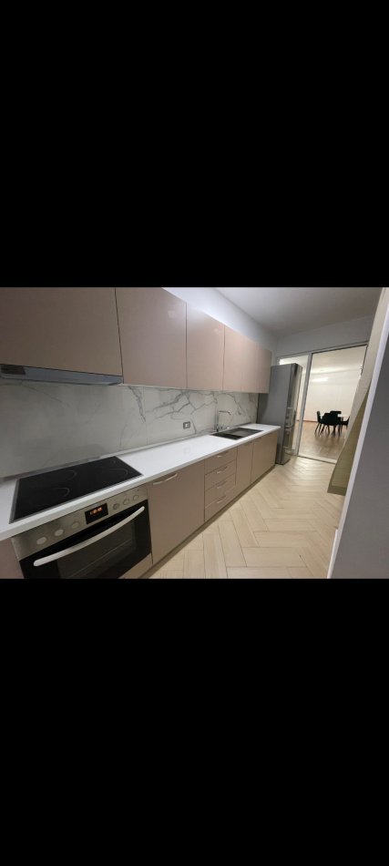 Tirane, jepet me qera apartament 2+1 Kati 4, 120 m² 600 € (Kinostudio)
