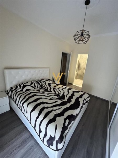Tirane, jepet me qera apartament 2+1+Ballkon Kati 2, 90 m² 450 € (FRESKU)