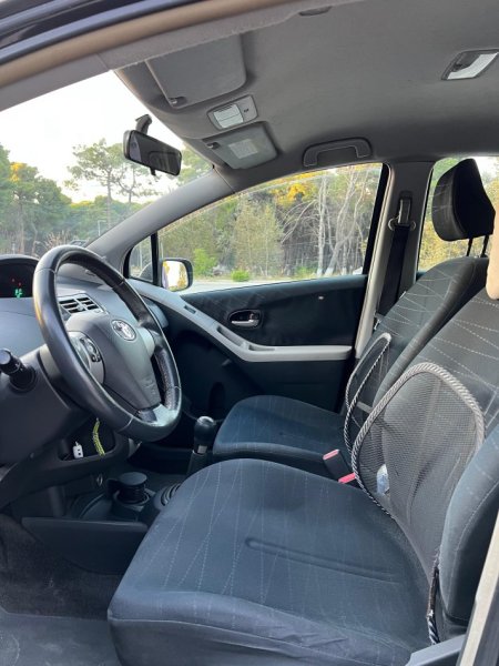 Tirane, shes makine Toyota Yaris 1.3 Benzin+Gaz, e zeze manuale Kondicioner 220.000 km 4.200 €