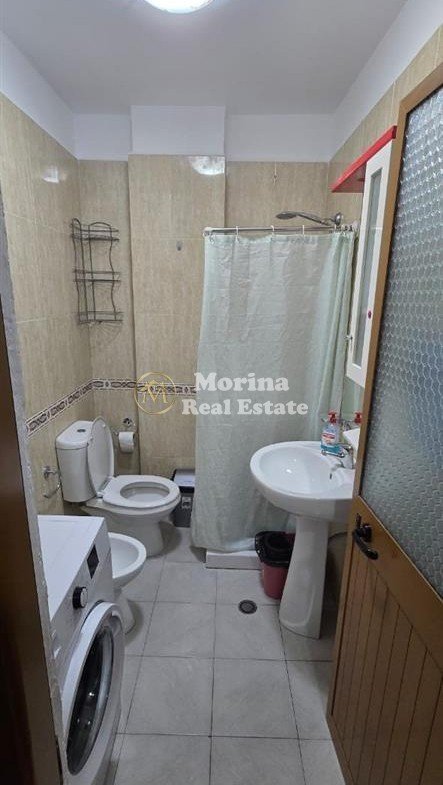 Tirane, jepet me qera apartament 1+1 Kati 7, 75 m² 500 € (Parku i Autobuzave)