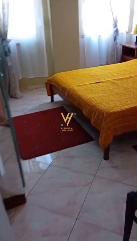 Tirane, jepet me qera apartament 1+1+Ballkon Kati 2, 65 m² 450 € (QENDRA KRISTAL)