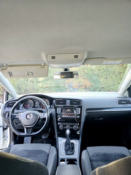Tirane, shes makine GOLF 7 BLUEMOTIIN 2.0 TDI VITI 2015 Nafte, e bardhë automatik Klima 166.000 km 12.000 €