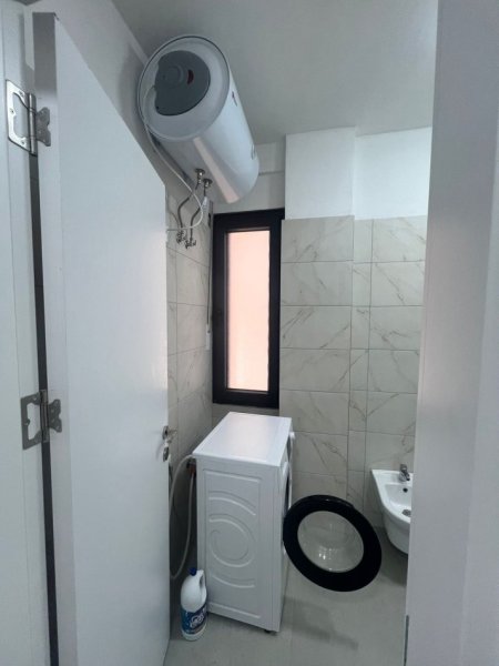 Tirane, jepet me qera apartament 1+1+Ballkon Kati 2, 65 m² 600 € (Kopshti Botanik)