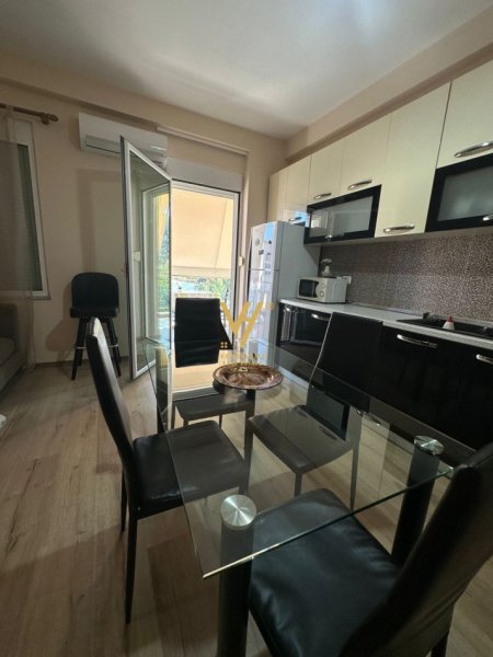 Tirane, jepet me qera apartament 2+1+Ballkon Kati 2, 106 m² 650 € (LIQENI I THATE)