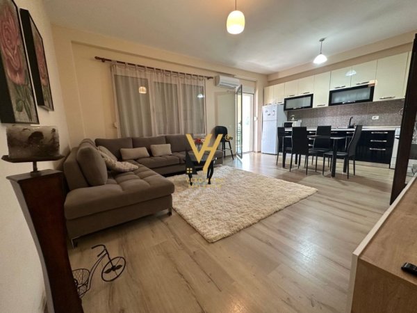 Tirane, jepet me qera apartament 2+1+Ballkon Kati 2, 106 m² 650 € (LIQENI I THATE)