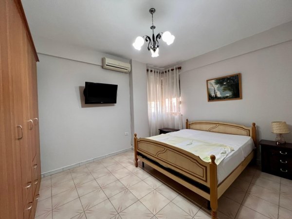 Tirane, jepet me qera apartament 2+1+Ballkon Kati 6, 96 m² 600 € (Bulevardi Zogu i Pare)