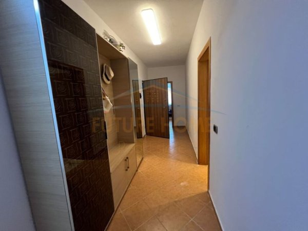 Durres, jap me qera apartament 3+1 Kati 3, 110 m² 400 € 