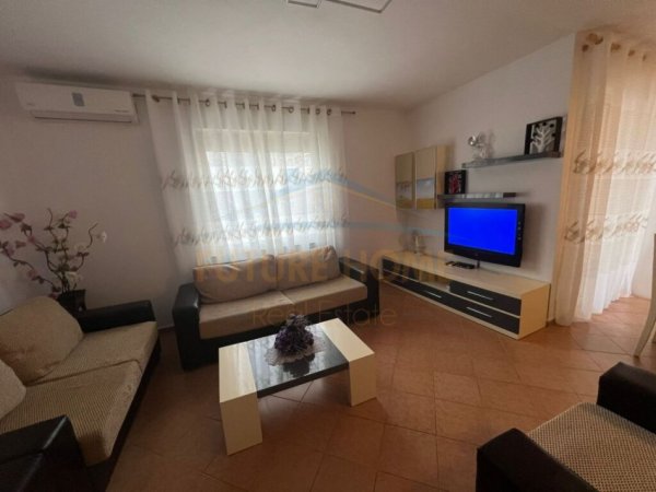 Durres, jap me qera apartament 3+1 Kati 3, 110 m² 400 € 