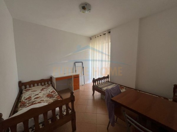 Durres, jap me qera apartament 3+1 Kati 3, 110 m² 400 € 