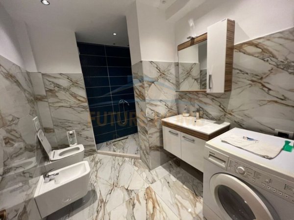 Durres, jap me qera apartament 3+1 Kati 3, 110 m² 400 € 
