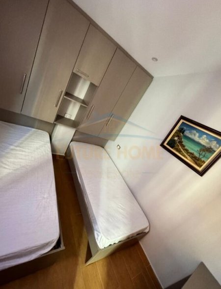 Tirane, jepet me qera apartament 2+1 Kati 2, 120 m² 750 € (RRUGA E KAVAJES/RRUGA MYSLYM SHYR)