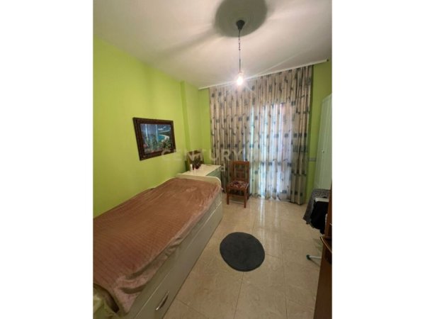 Tirane, jepet me qera apartament 2+1 Kati 2, 94 m² 600 € (Vasil Shanto bond103003)