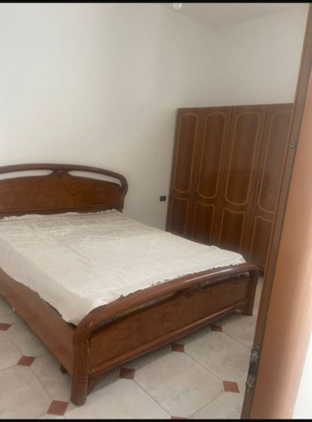 Tirane, jepet me qera , (Preng Doci)
