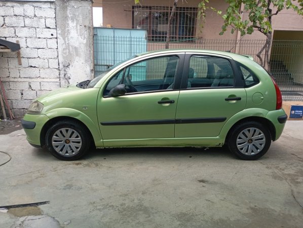 Tirane, shitet makine Citroen3 Nafte, jeshile manuale 2.500 €
