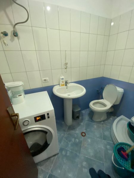 Tirane, jepet me qera apartament 3+1+Aneks+Ballkon Kati 2, 120 m² 350 € (Fresku te Spar 1)