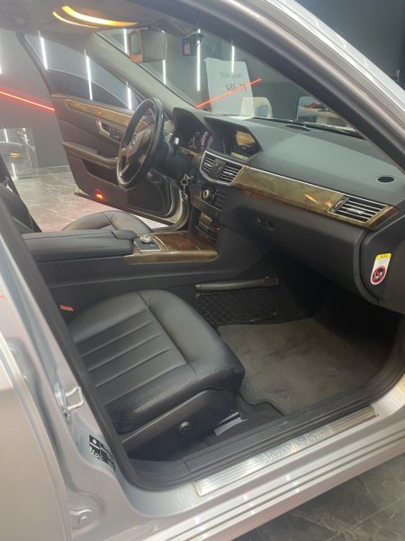 Tirane, shes makine Mercedes-Benz E350 2011 Benzin, gri metalizato automatik Kondicioner 185.000 km 8.000 €
