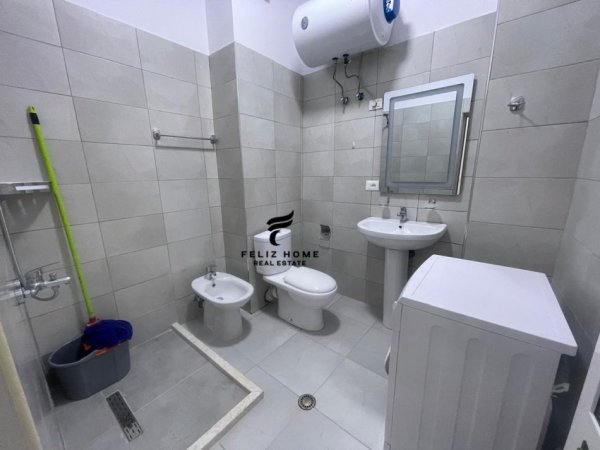 Tirane, jepet me qera apartament 1+1+Ballkon Kati 1, 60 m² 400 € (VILAT GJERMANE)