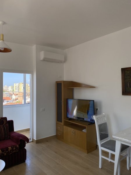 Tirane, jepet me qera apartament 1+1 Kati 5, 60 m² 499 € (Rruga Elbasanit, afer liceut artistik)