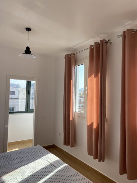 Tirane, jepet me qera apartament 1+1 Kati 5, 60 m² 499 € (Rruga Elbasanit, afer liceut artistik)