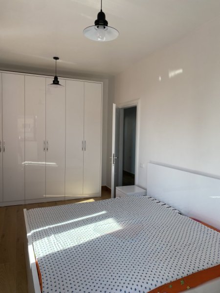 Tirane, jepet me qera apartament 1+1 Kati 5, 60 m² 499 € (Rruga Elbasanit, afer liceut artistik)